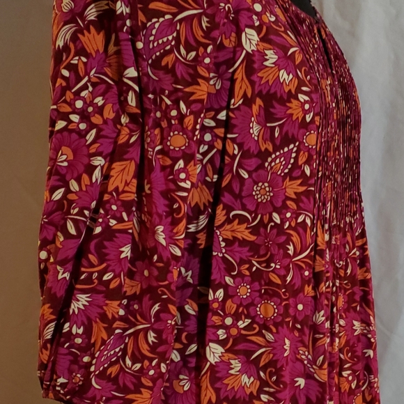 ST.JOHNS BAY BLOUSE, PINK, PURPLE FLORAL, PET LARGE - Picture 5 of 6